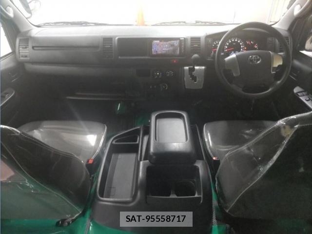 Toyota HIACE WAGON 2018-02 8216522-2