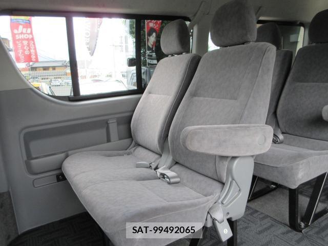 Toyota HIACE WAGON 2010-04 8216863-11