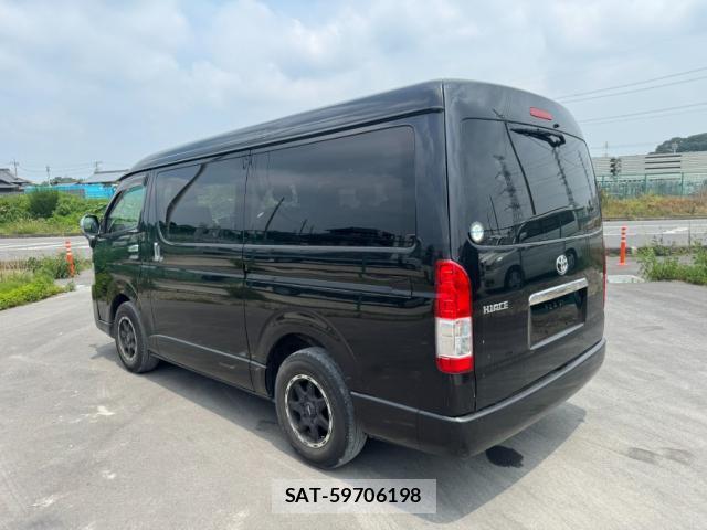 Toyota HIACE WAGON 2020-03 8217608-1