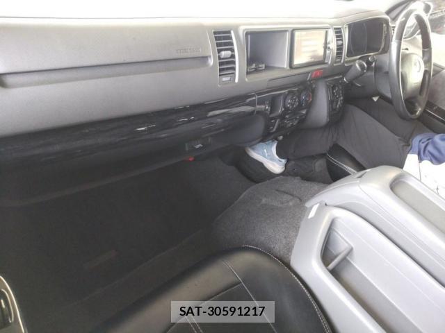 Toyota HIACE WAGON 2008-02 8221424-2