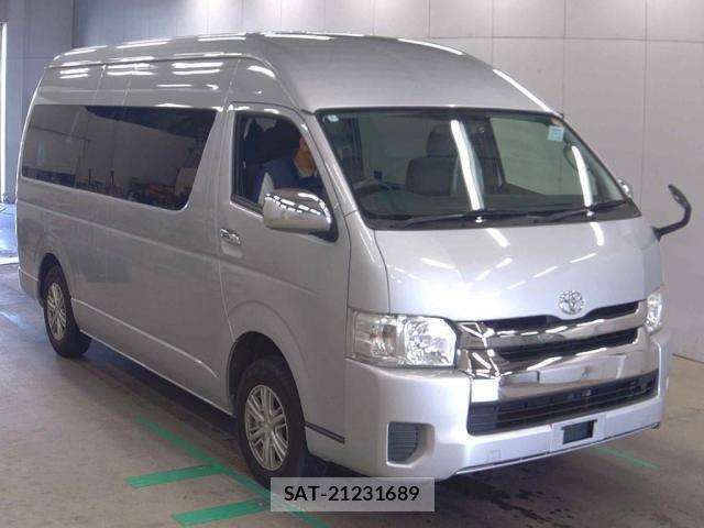 Toyota HIACE WAGON 2017-06 8221433-0