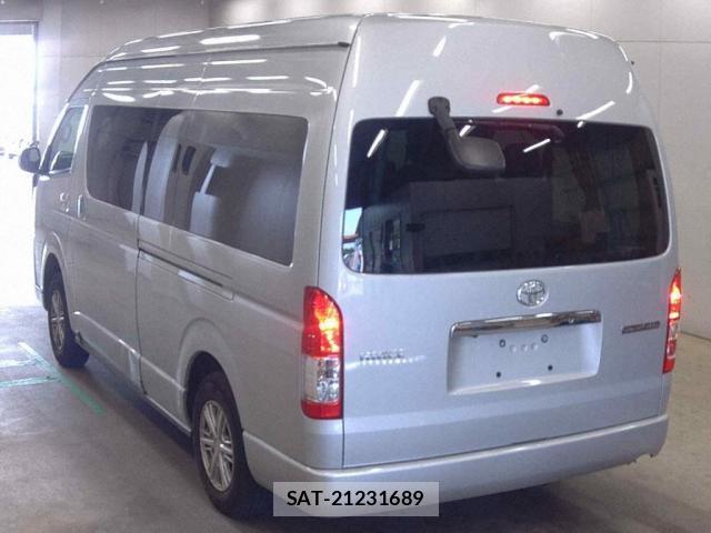 Toyota HIACE WAGON 2017-06 8221433-1