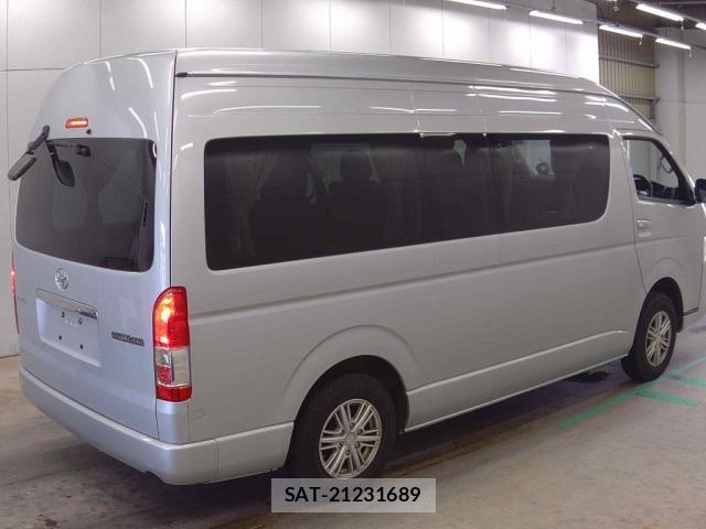 Toyota HIACE WAGON 2017-06 8221433-4