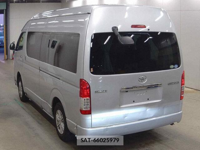 Toyota HIACE WAGON 2017-06 8221453-1