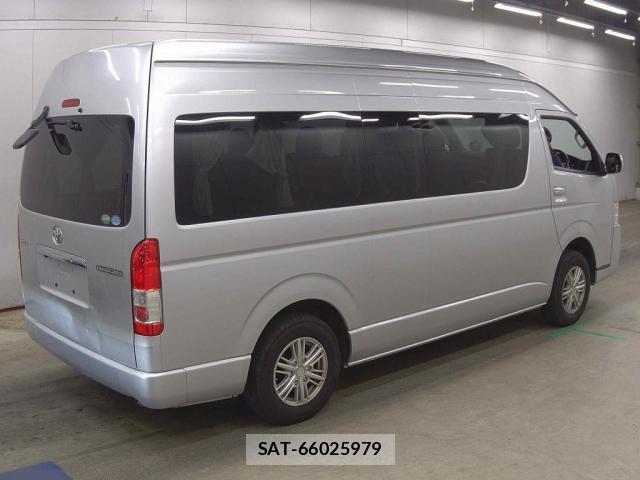 Toyota HIACE WAGON 2017-06 8221453-4