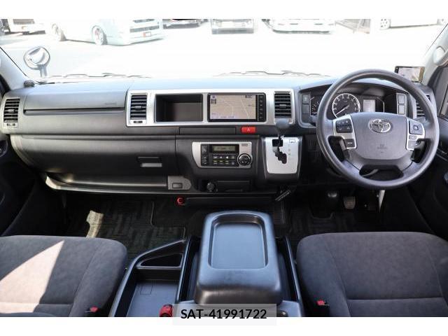 Toyota HIACE WAGON 2020-09 8221774-2