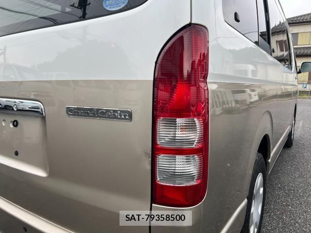 Toyota HIACE WAGON 2013-10 8223368-17