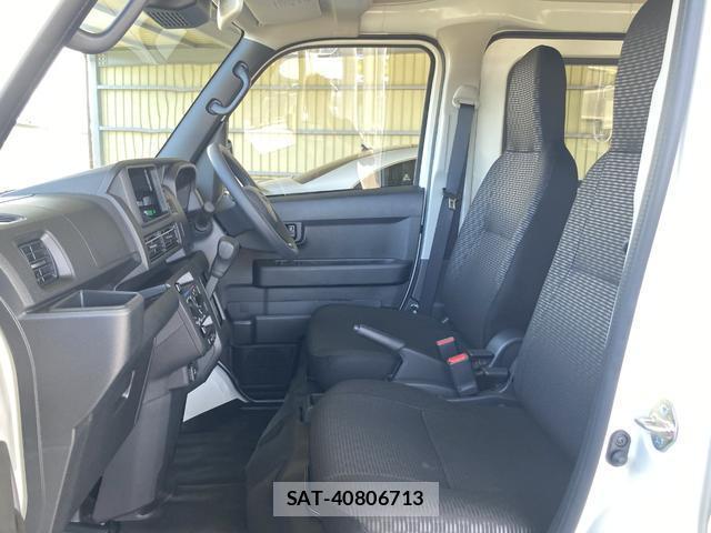 Daihatsu HIJET CARGO 2026-07 8223572-3