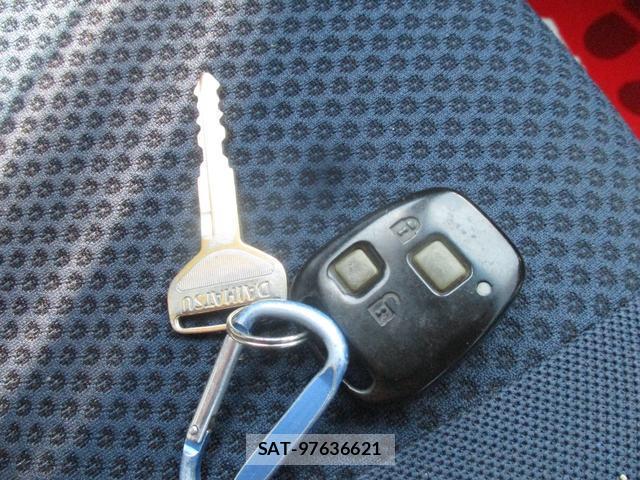 Daihatsu HIJET CARGO 2016-08 8224288-9