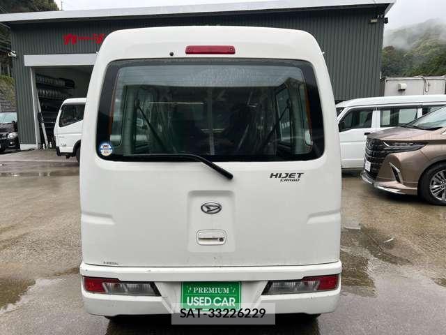 Daihatsu HIJET CARGO 2018-04 8224626-1