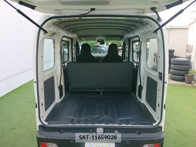 Daihatsu HIJET CARGO 2022-04 8224690-11