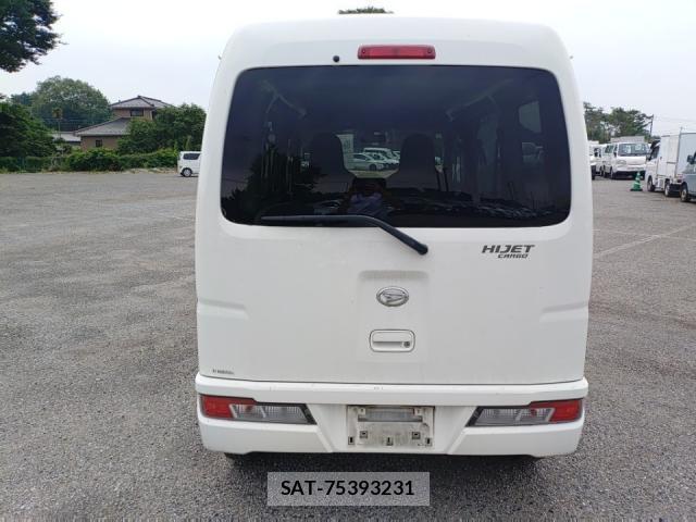 Daihatsu HIJET CARGO 2018-07 8225002-3