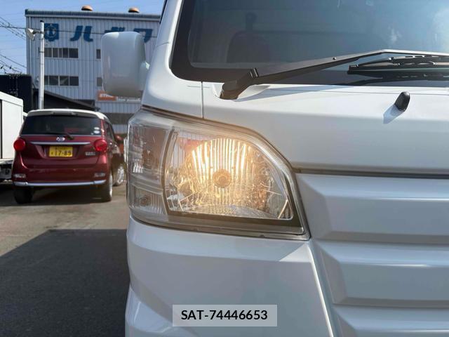 Daihatsu HIJET TRUCK 2018-12 8220435-17