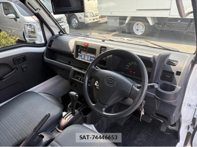 Daihatsu HIJET TRUCK 2018-12 8220435-2