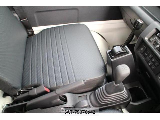 Daihatsu HIJET TRUCK 2026-03 8222333-13