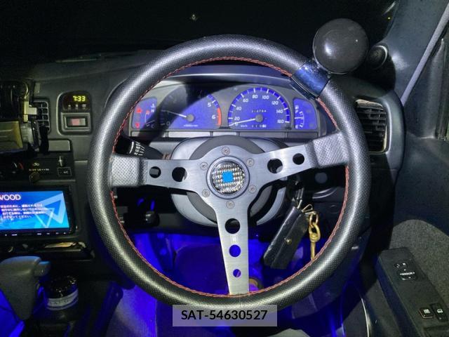 Toyota HILUX 2002-03 8219951-15