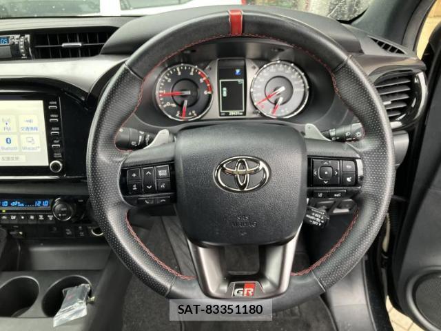 Toyota HILUX 2022-02 8224354-13