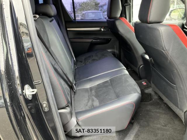 Toyota HILUX 2022-02 8224354-4