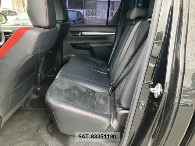 Toyota HILUX 2022-02 8224354-6