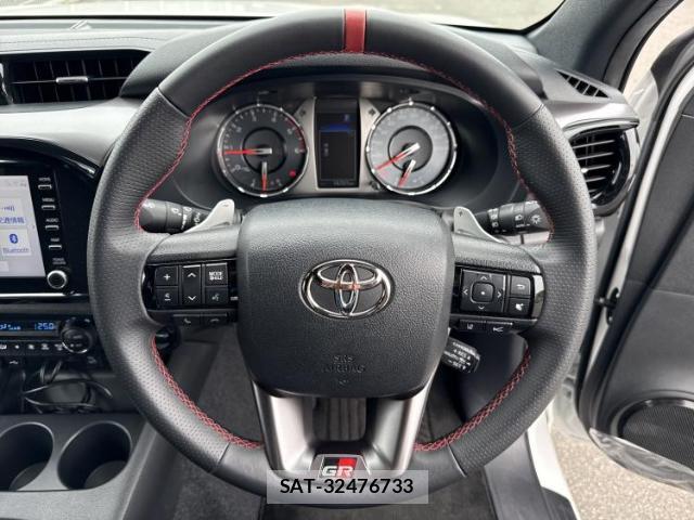 Toyota HILUX 2024-09 8225275-13