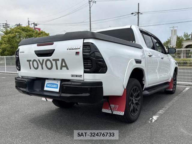Toyota HILUX 2024-09 8225275-2