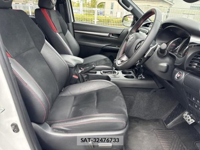 Toyota HILUX 2024-09 8225275-4