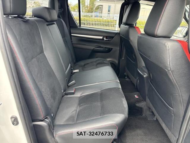 Toyota HILUX 2024-09 8225275-5