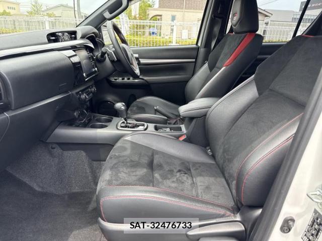 Toyota HILUX 2024-09 8225275-6