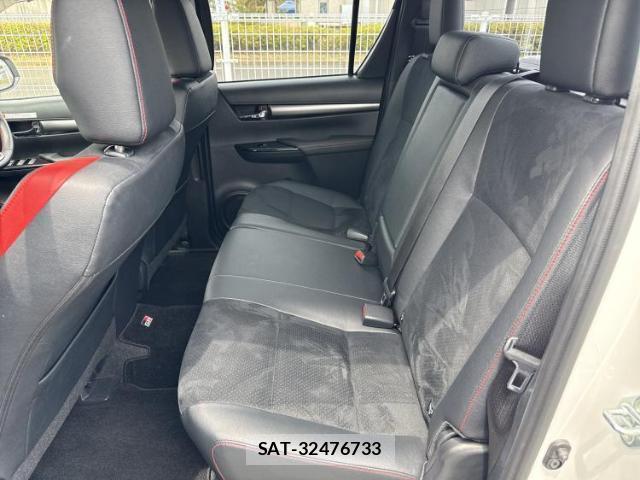 Toyota HILUX 2024-09 8225275-7