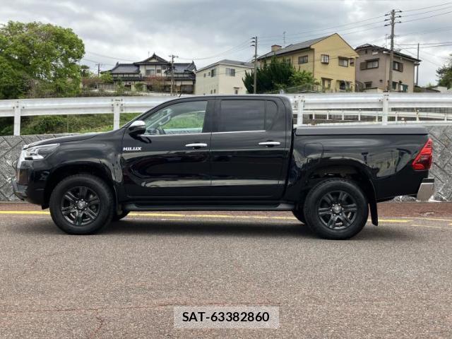 Toyota HILUX 2024-09 8225517-1
