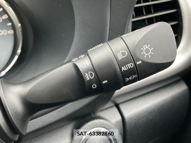 Toyota HILUX 2024-09 8225517-14