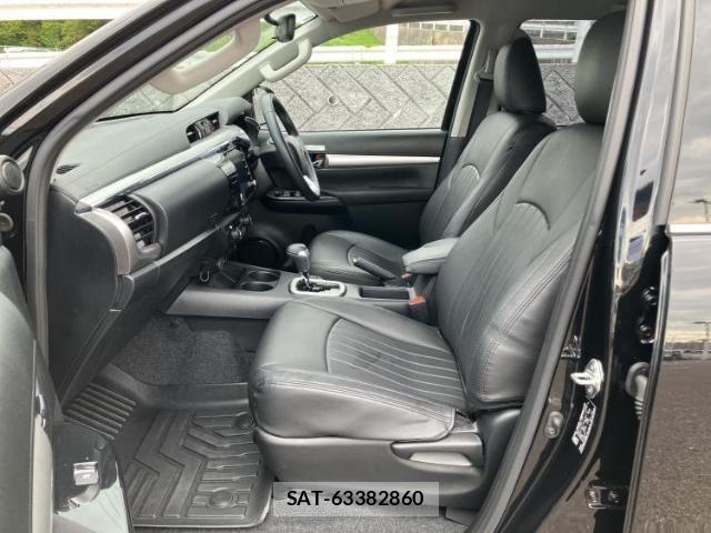 Toyota HILUX 2024-09 8225517-5