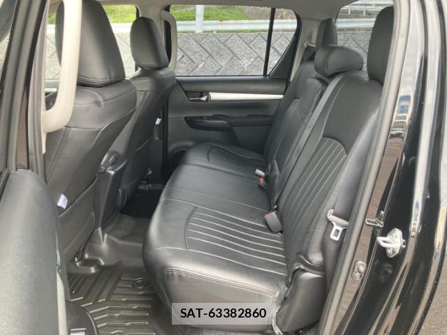 Toyota HILUX 2024-09 8225517-6