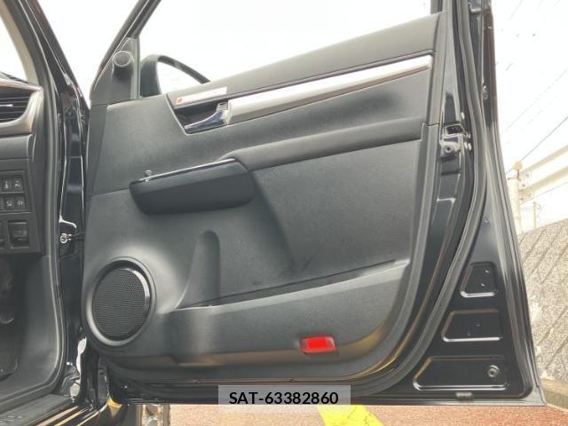 Toyota HILUX 2024-09 8225517-7