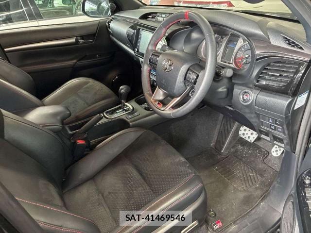 Toyota HILUX 2024-06 8216516-3