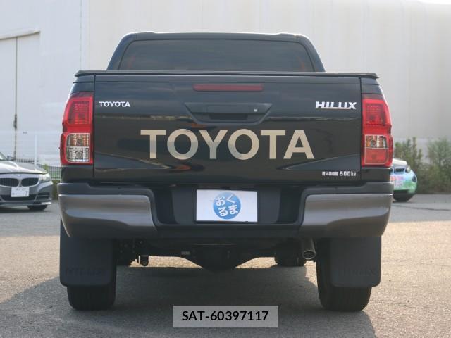 Toyota HILUX 2019-04 8217278-1