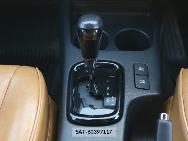 Toyota HILUX 2019-04 8217278-15