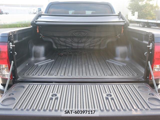 Toyota HILUX 2019-04 8217278-18