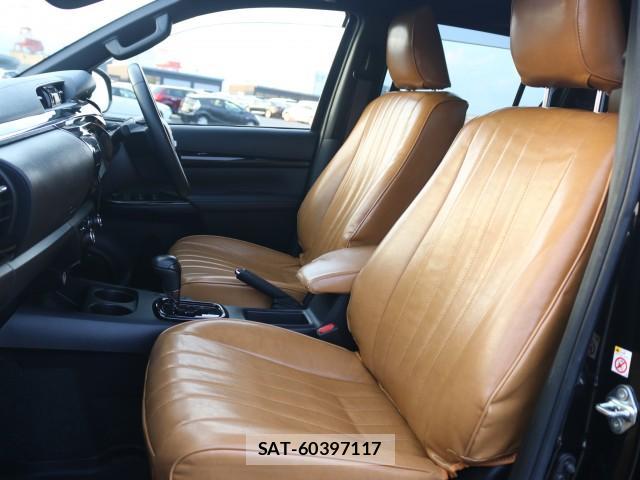 Toyota HILUX 2019-04 8217278-5