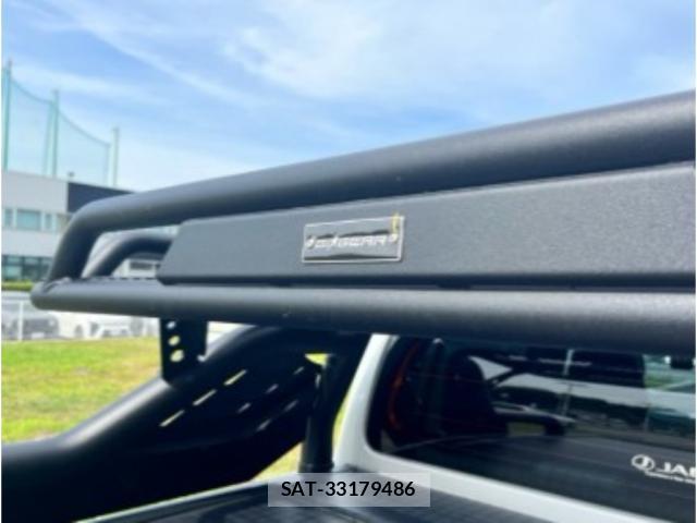 Toyota HILUX 2024-01 8218811-11