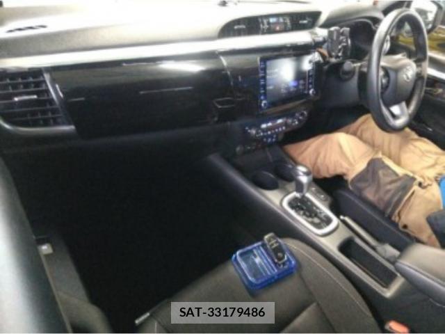 Toyota HILUX 2024-01 8218811-2