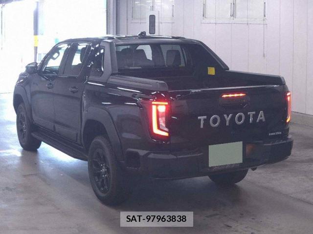 Toyota HILUX 2026-07 8218853-1