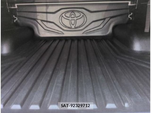 Toyota HILUX 2022-07 8218923-2