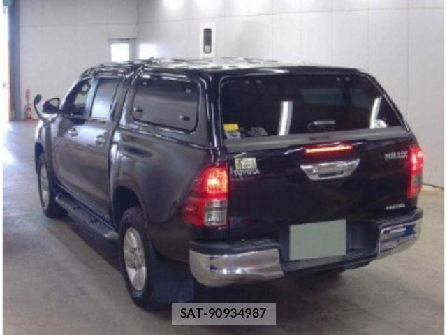 Toyota HILUX 2018-04 8218925-1