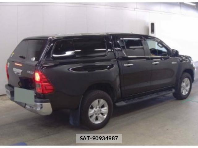Toyota HILUX 2018-04 8218925-4