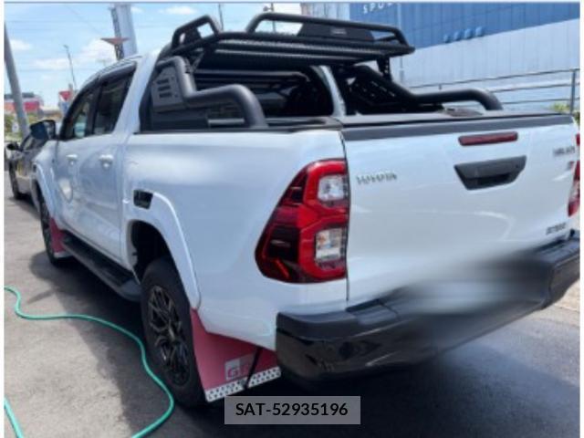 Toyota HILUX 2024-01 8218937-1