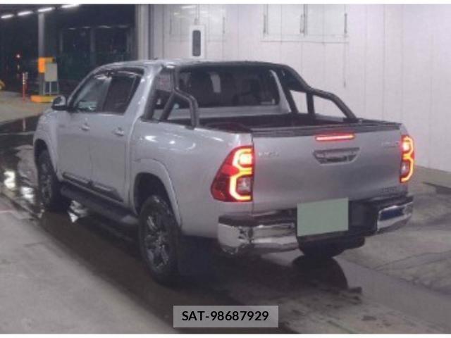 Toyota HILUX 2024-05 8218952-1