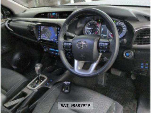 Toyota HILUX 2024-05 8218952-2