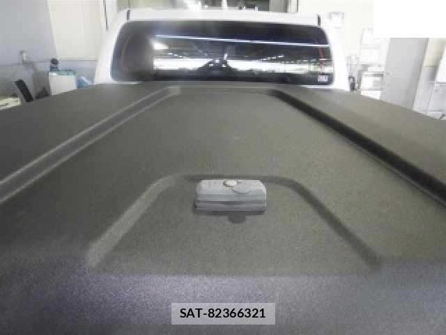 Toyota HILUX 2024-06 8218985-4