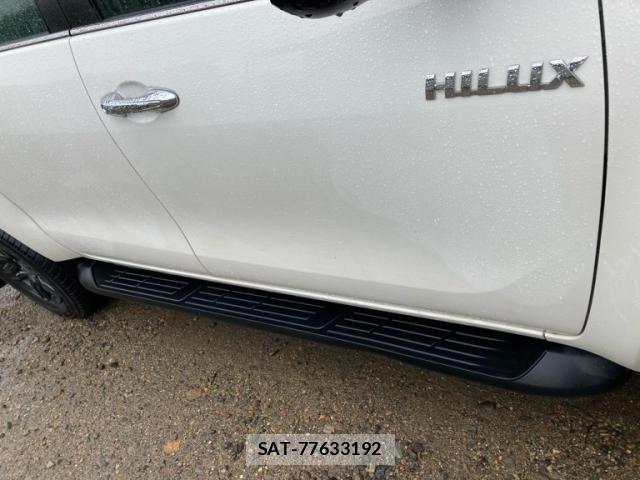 Toyota HILUX 2022-07 8220057-11